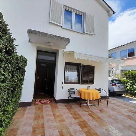 Lovely Studio Malina Close To The Beach Krk Town Eksteriør billede