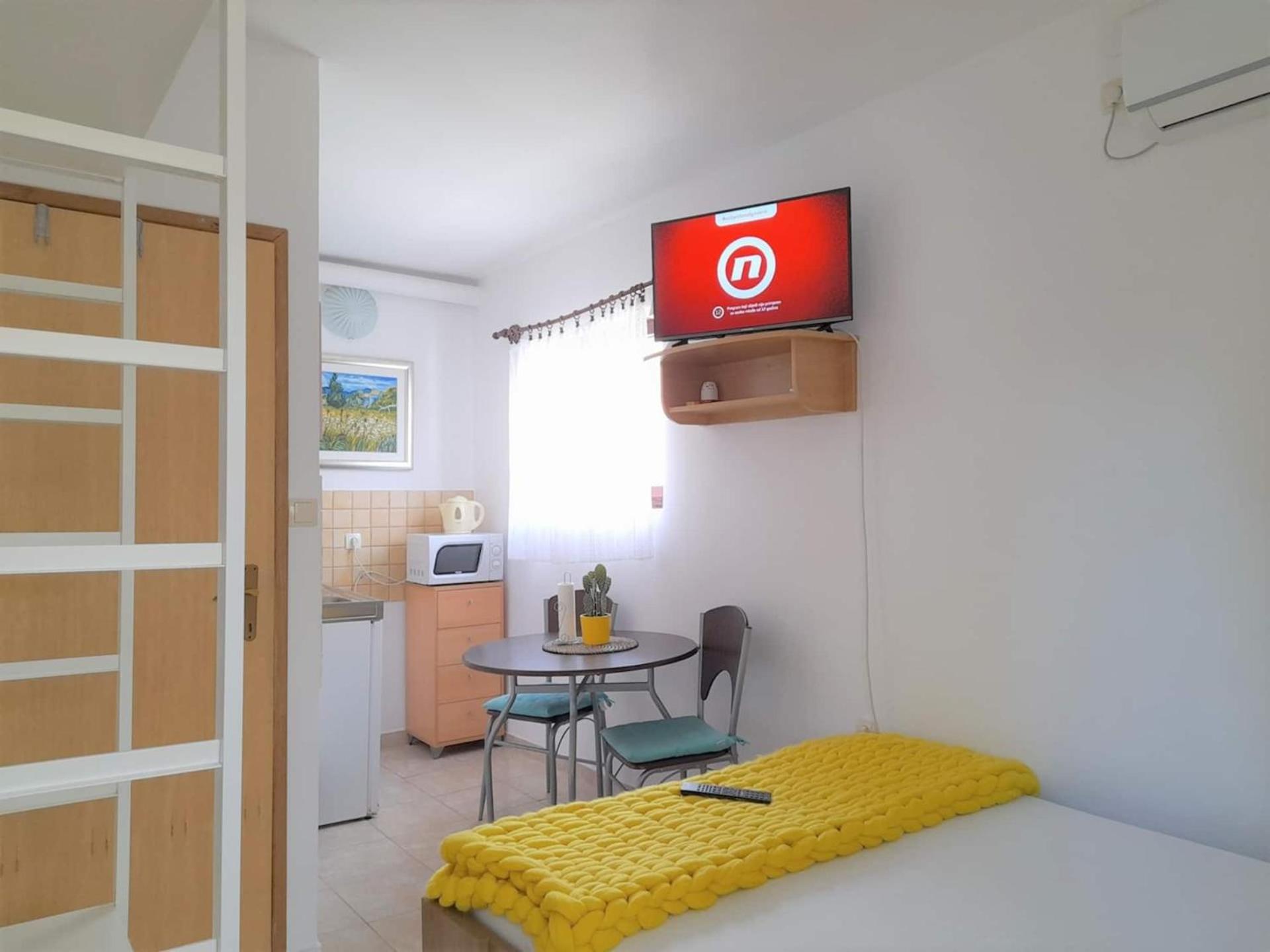 Lovely Studio Malina Close To The Beach Krk Town Eksteriør billede