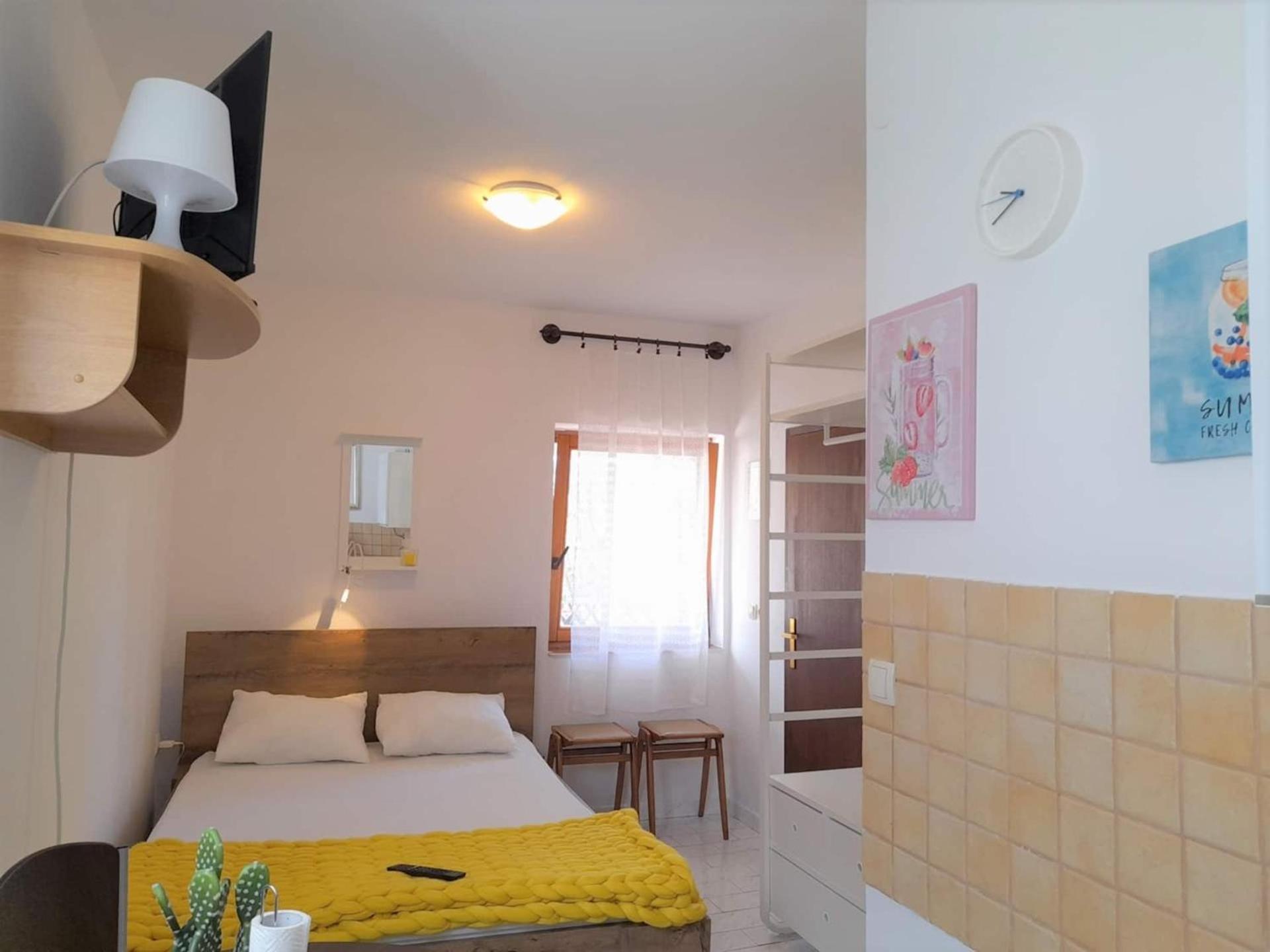 Lovely Studio Malina Close To The Beach Krk Town Eksteriør billede