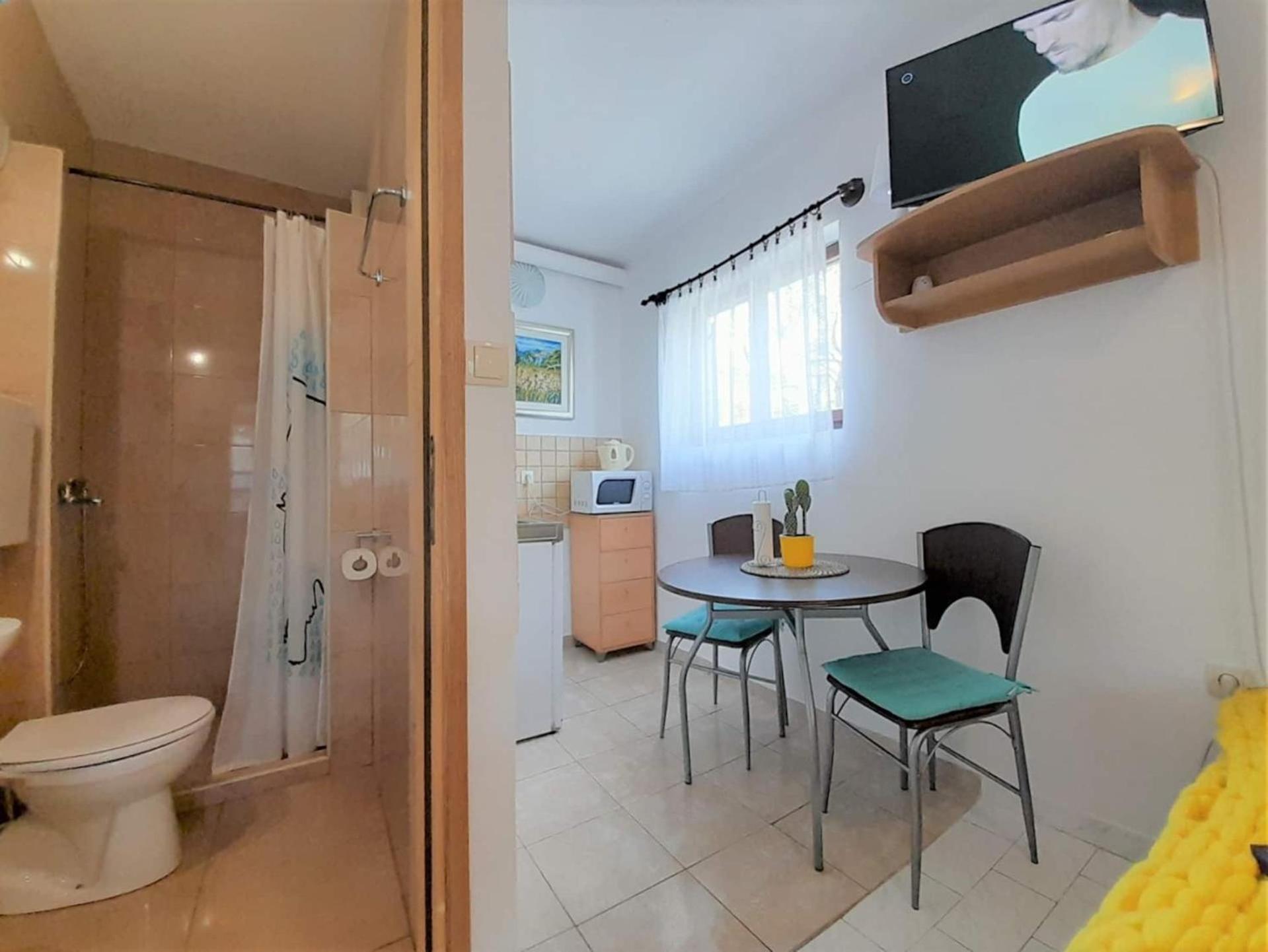 Lovely Studio Malina Close To The Beach Krk Town Eksteriør billede
