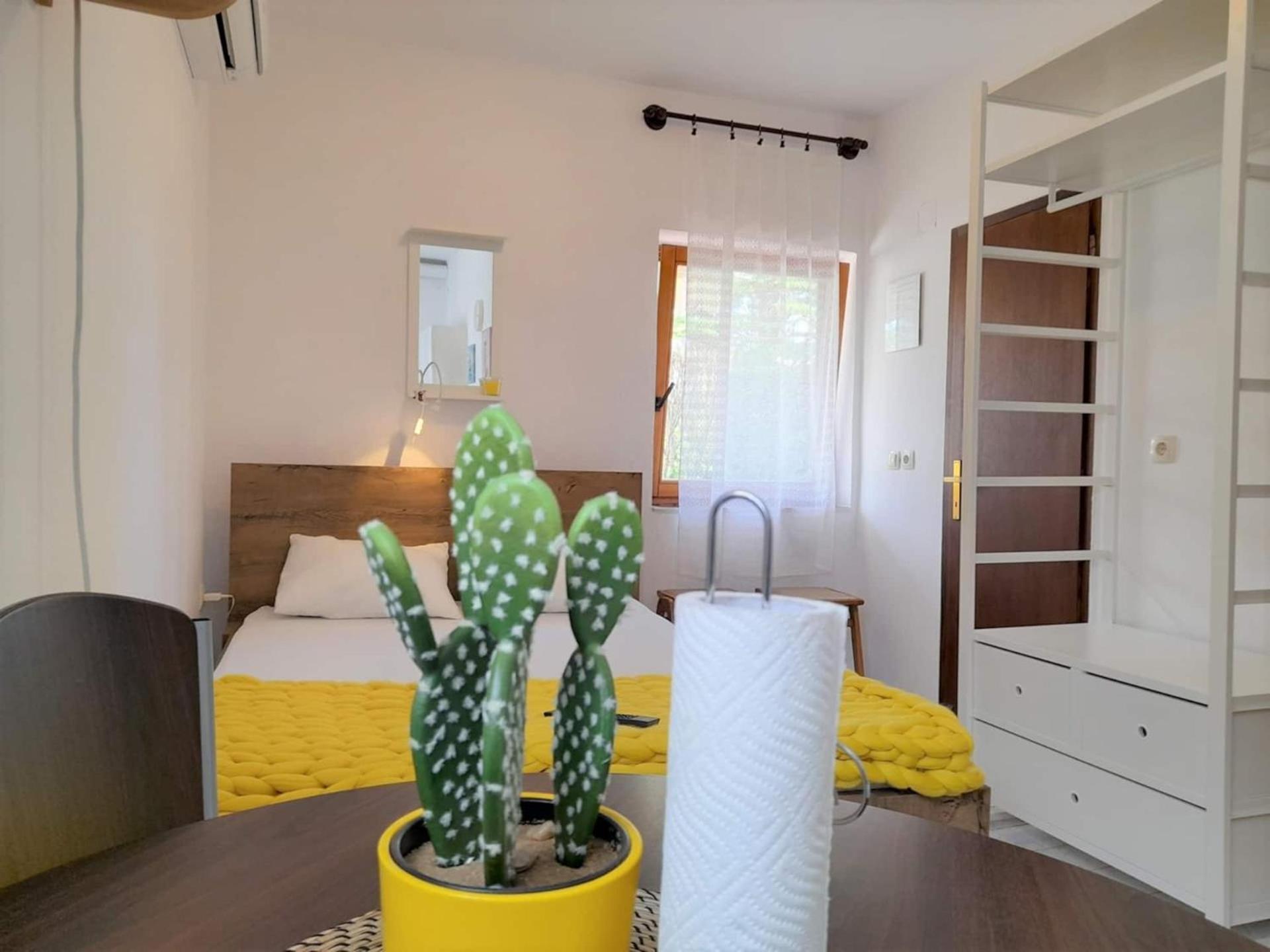 Lovely Studio Malina Close To The Beach Krk Town Eksteriør billede